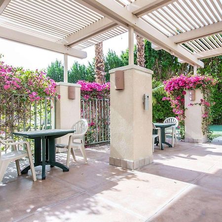 Comfort Suites Palm Desert I-10 Екстериор снимка