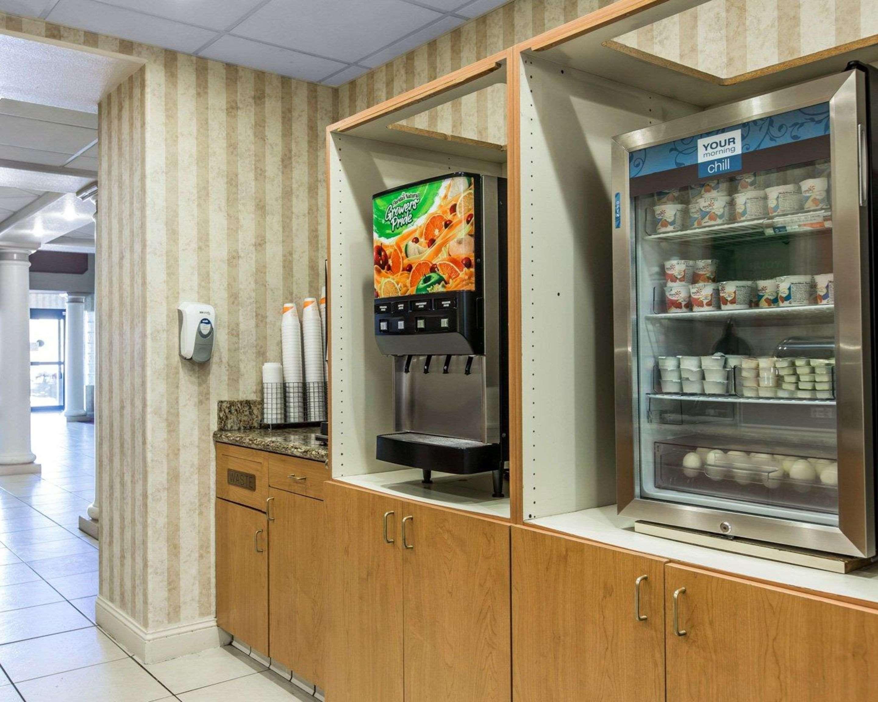 Comfort Suites Palm Desert I-10 Екстериор снимка